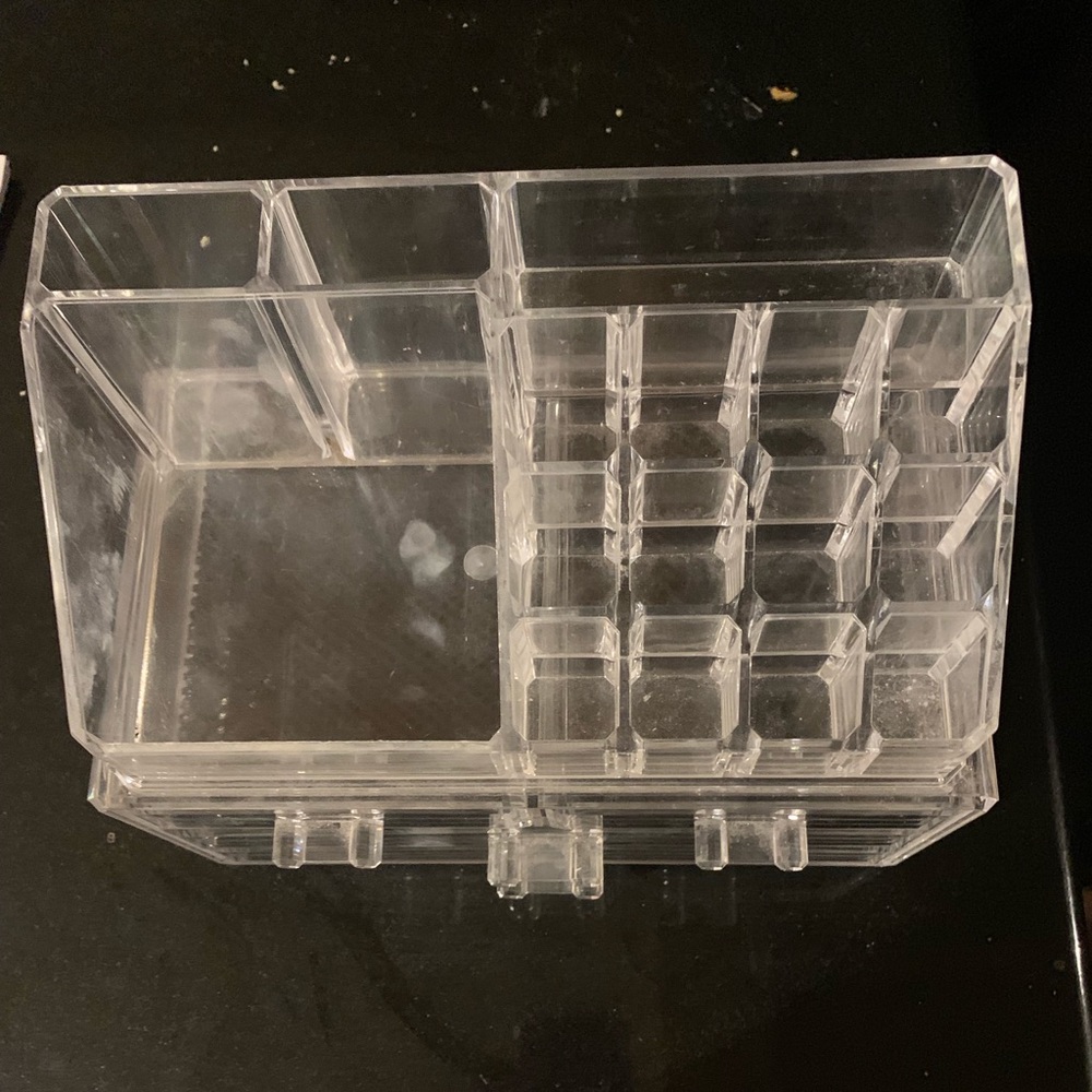 Makeup organizer